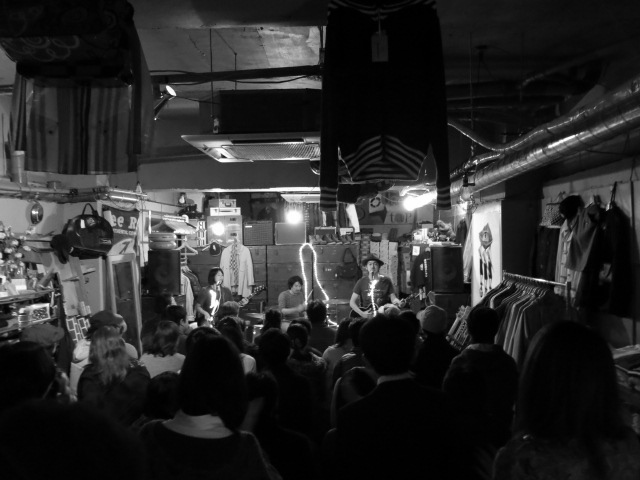 \"The Uranus Presents Elephant Talk Vol.3 at TheThreeRobbers\"ってこんなこと。_c0140560_11145233.jpg
