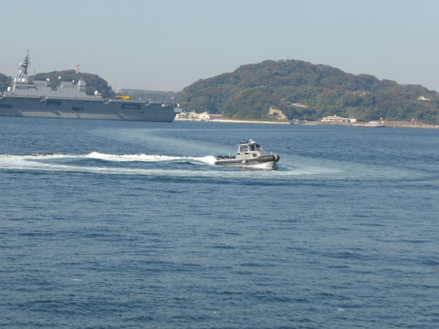 横須賀軍港めぐり_c0100865_08015222.jpg