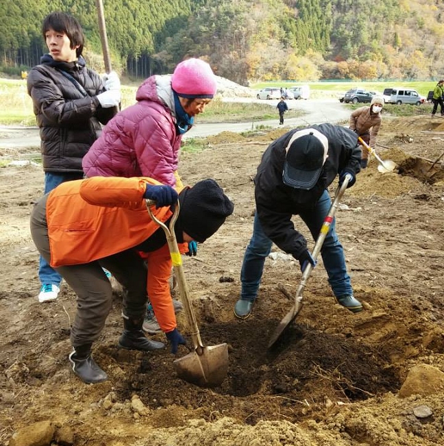 宮城県石巻市 被災地を再びサクラ色に_d0259876_1344546.jpg