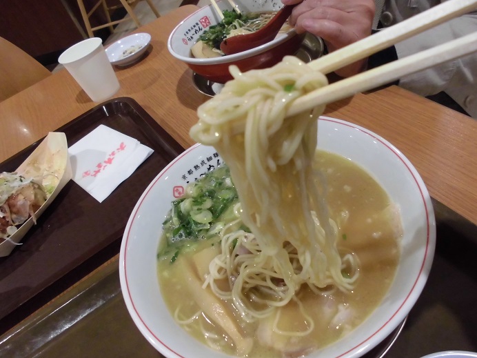 京都熟成細麺 らぁ~めん京(みやこ) イオン猪名川店_c0118393_11454441.jpg