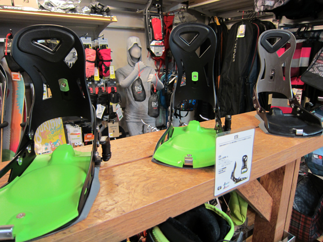 ◎YONEX バイン&ブーツ入荷しましたぁ!◎_d0198793_1475147.jpg