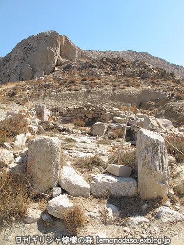 古代ティラのビザンティン時代中期の礼拝堂　サントリニ島_c0010496_00264196.jpg