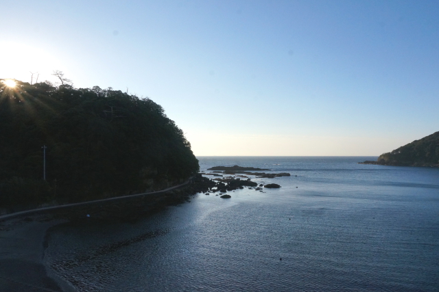 野趣溢れる大沢温泉と龍宮窟　伊豆ツーリングその４_e0261673_10361875.jpg