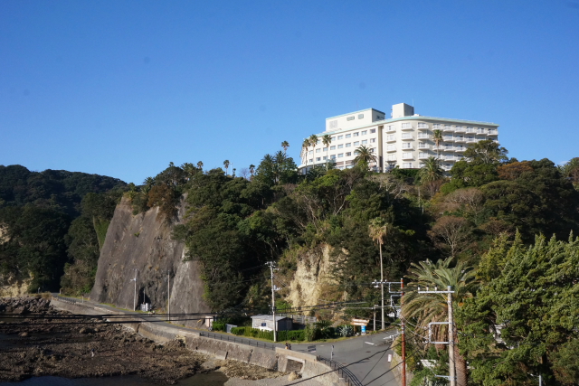 野趣溢れる大沢温泉と龍宮窟　伊豆ツーリングその４_e0261673_10371160.jpg