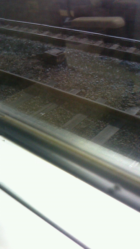 まだ暗い広島駅 衆院選公示まで6日です_e0094315_651863.jpg