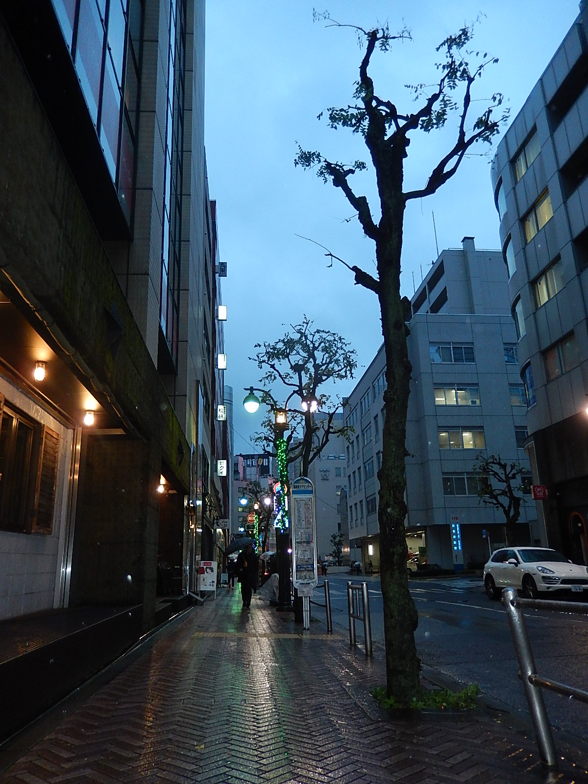 11月26日　渋谷　原宿　の自転車屋　FLAME bike前です_e0188759_1637869.jpg