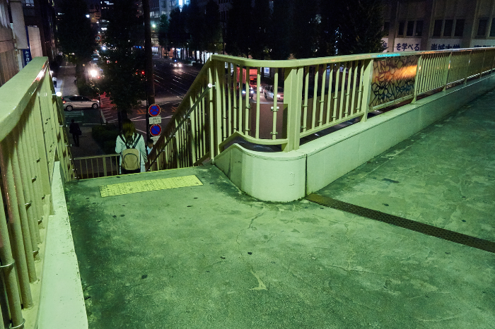 歩道橋_e0135098_6353198.jpg