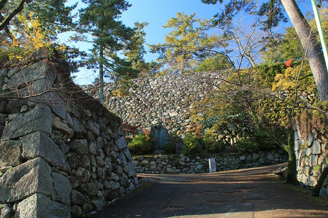 松阪城跡の石垣と紅葉風景　（その1）_e0321325_1443478.jpg