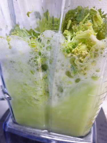 豆苗のスムージー_c0152767_21235989.jpg