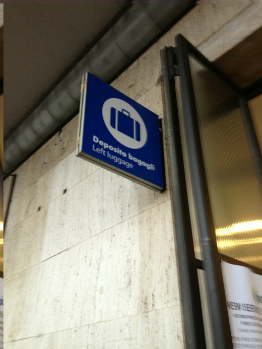 フィレンツェ中央駅の一時手荷物預かり所_a0136671_1917.jpg