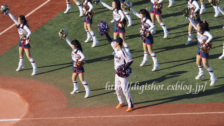 ファン感 野球対決はマドンナ女子日本代表に完敗 川端兄妹対決 雄平投手 右投げ江村投手他 Out Of Focus Baseballフォトブログ 19年終了 ファン感 野球対決はマドンナ女子日本代表に完敗 川端兄妹対決 雄平投手 右投げ江村投手他 Out Of Focus Baseballフォトブログ 19年終了