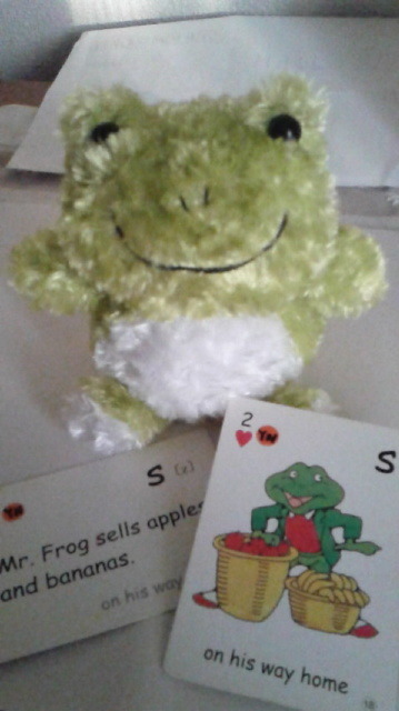 「\"Mr. Frog\"　ありがとう！」ーある日の小学校英語活動報告ー_b0309690_18352657.jpg