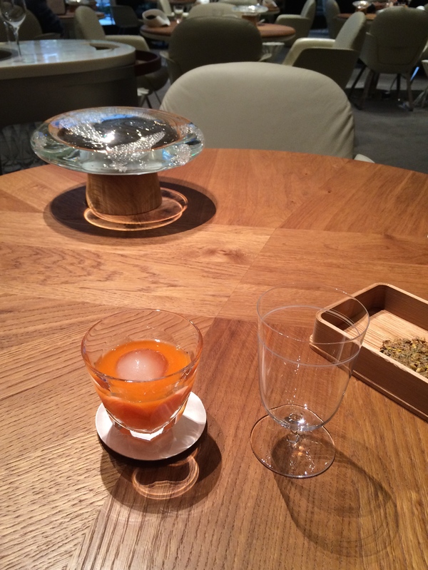 Alain Ducasse au Plaza Athénée - アランデュカス・オ・プラザ・アテネでランチ_a0231632_5491138.jpg