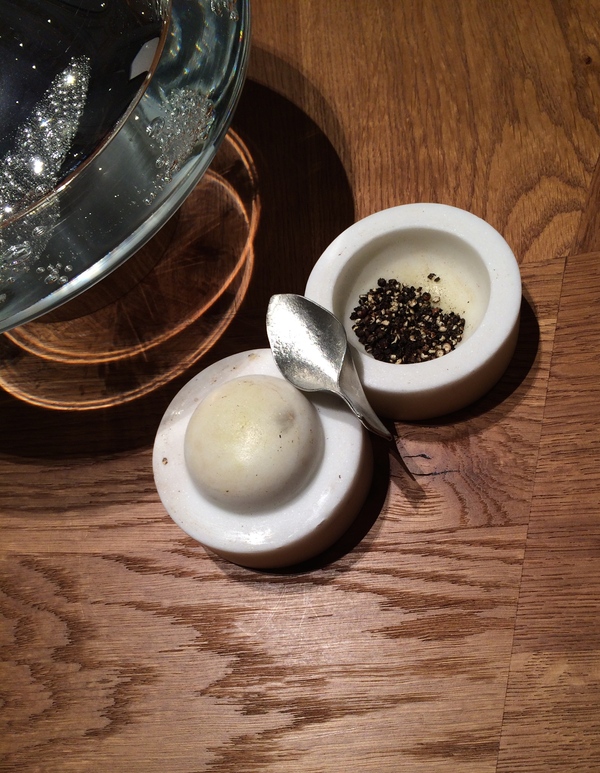 Alain Ducasse au Plaza Athénée - アランデュカス・オ・プラザ・アテネでランチ_a0231632_553099.jpg