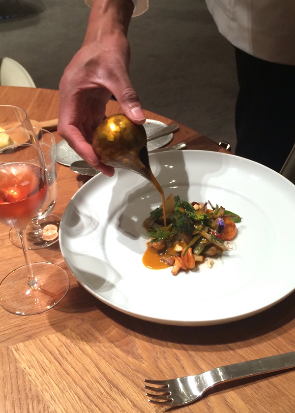 Alain Ducasse au Plaza Athénée - アランデュカス・オ・プラザ・アテネでランチ_a0231632_5583339.jpg