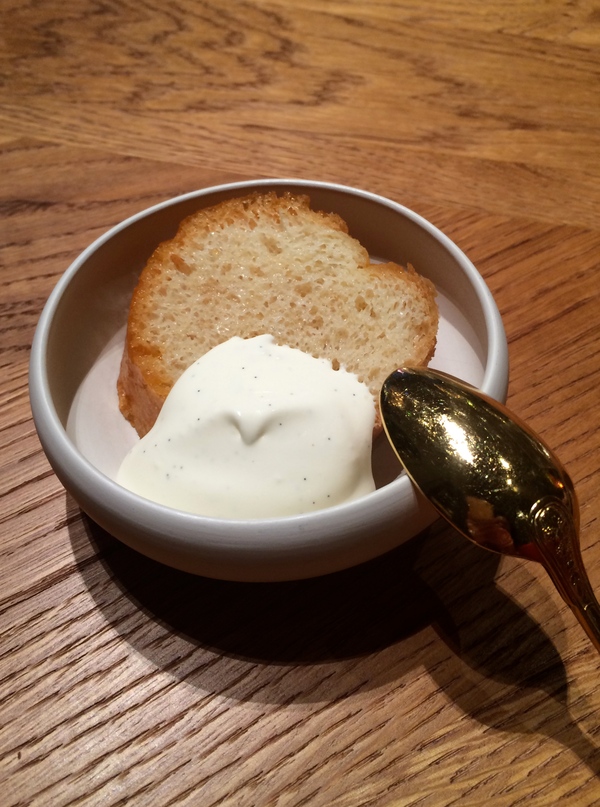 Alain Ducasse au Plaza Athénée - アランデュカス・オ・プラザ・アテネでランチ_a0231632_6561971.jpg