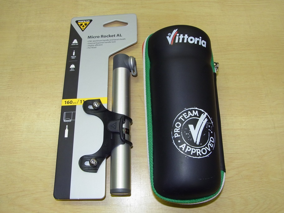 ヴィットリア プレミアム ジップツールケースに格納する携帯小型ポンプ : ロードバイクPROKU
