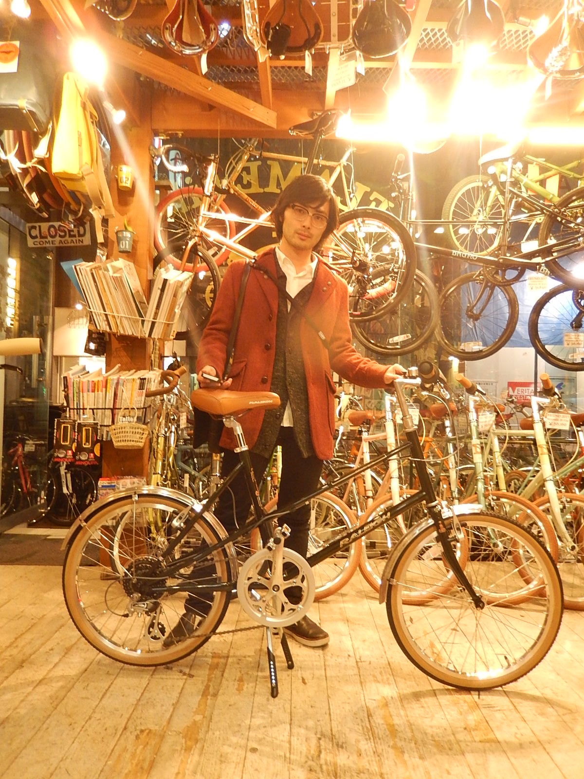 11月29日 渋谷 原宿 の自転車屋 FLAME bike前です_e0188759_1264179.jpg