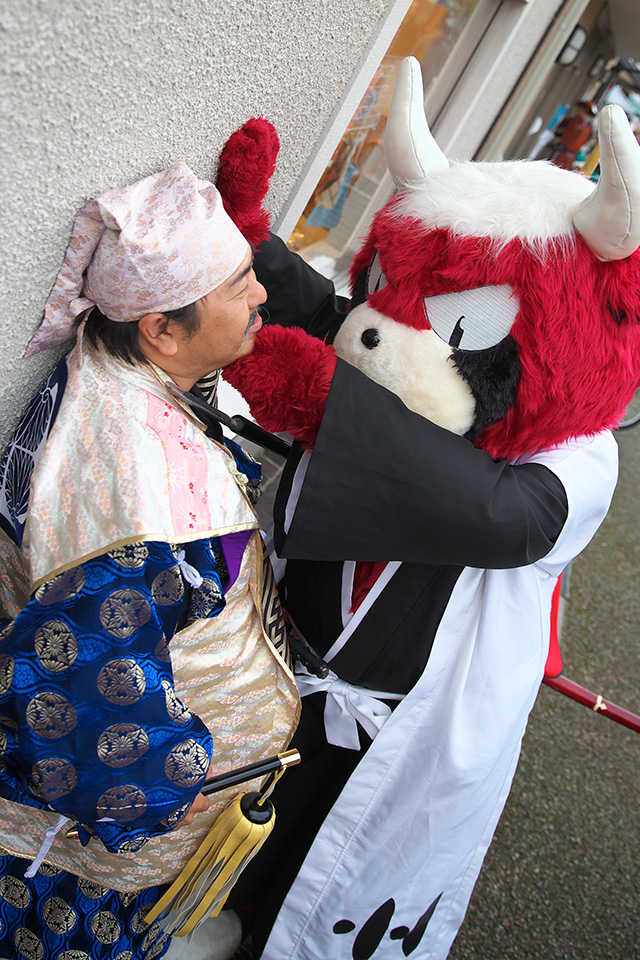 獣兵衛　-いしだみつにゃん誕生祭と彦根甲冑祭綱引き大会-_c0115616_17124397.jpg