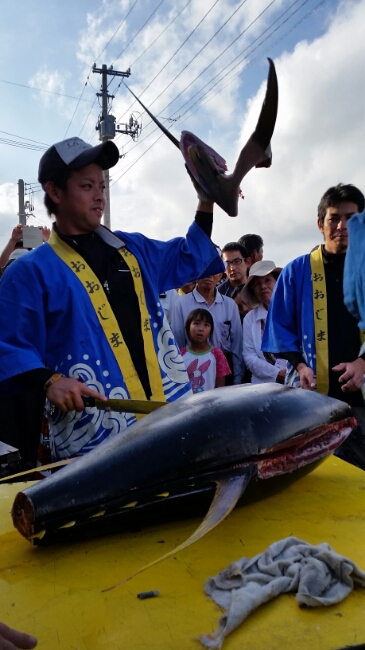 沖縄南部の新名所「奥武島いまいゆ市場」_c0215224_1734359.jpg