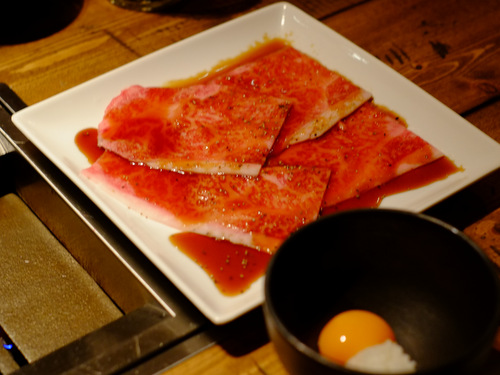 「表参道 KINTAN(金舌)の赤身肉のステーキ、肉専用黒ワイン・カーニヴォ」_a0000029_202716.jpg