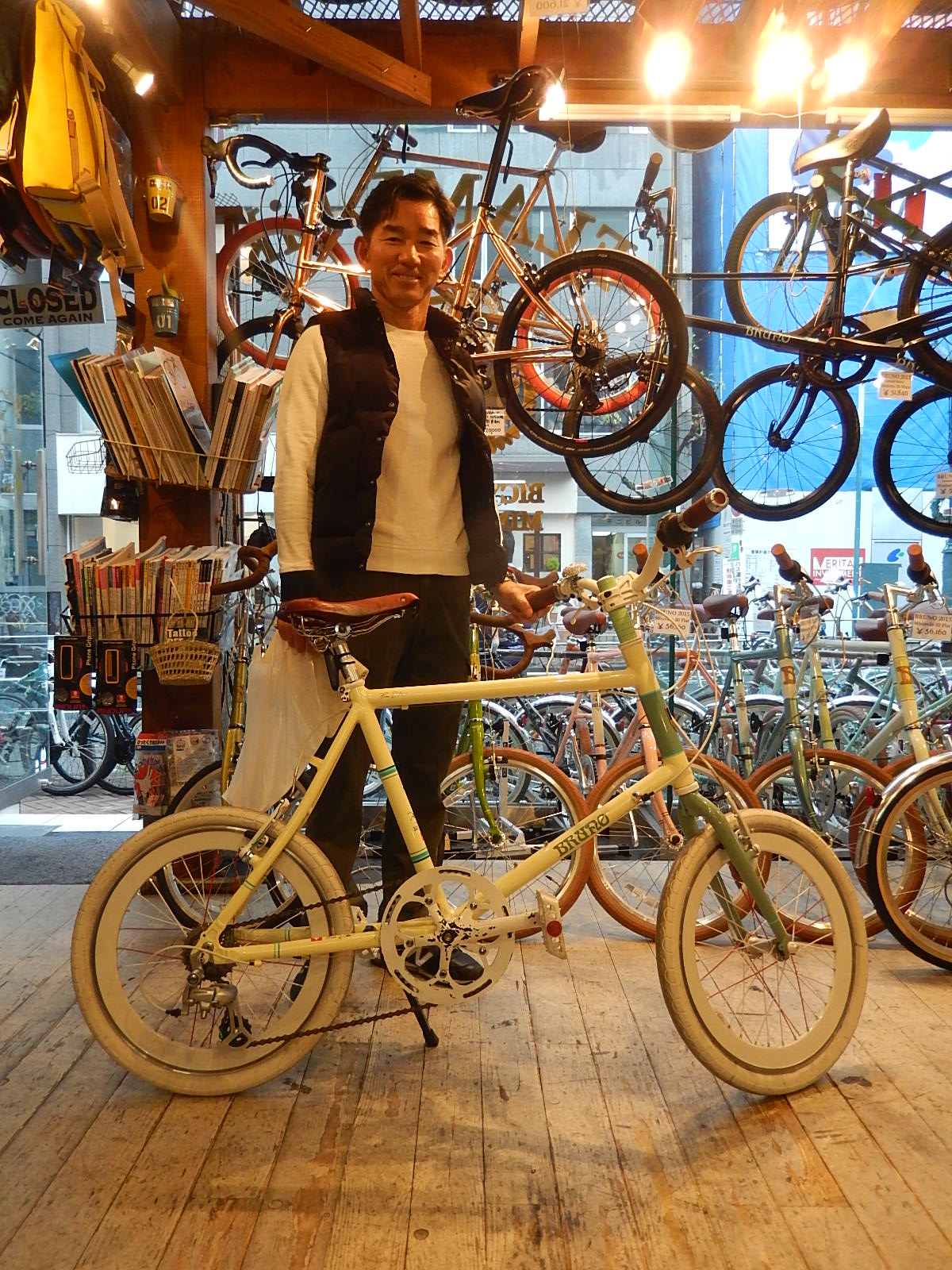 11月30日 渋谷 原宿 の自転車屋 FLAME bike前です_e0188759_11282733.jpg