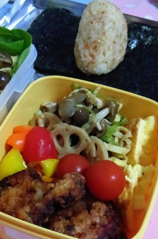 サラ弁＆お嬢の夢応援弁当。。。塩麹鶏唐揚げ弁当_a0211008_1557195.jpg