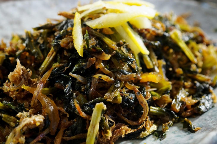 自家製保存食で【大根葉とジャコの甘辛佃煮】地味ですが日本の味ですね～ご飯が美味しいね＾＾_b0033423_1834191.jpg