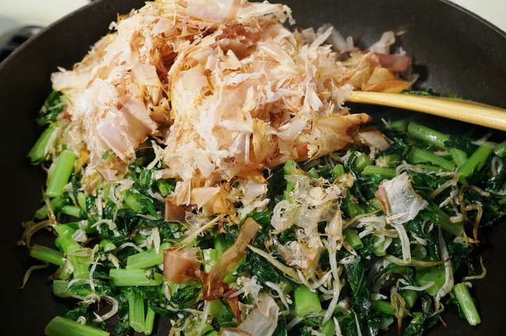 自家製保存食で【大根葉とジャコの甘辛佃煮】地味ですが日本の味ですね～ご飯が美味しいね＾＾_b0033423_1992472.jpg