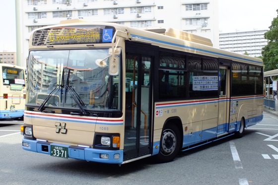 阪急バス 復刻旧塗装706号車 K L 気まぐれ撮影日記 阪急バス 復刻旧塗装706号車 K L 気まぐれ撮影日記