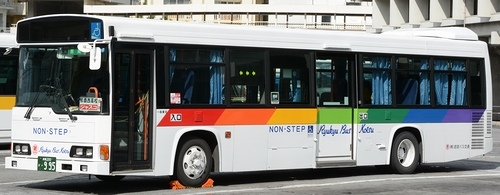 琉球バス交通と那覇バスの日野HR 3種_e0030537_21392263.jpg