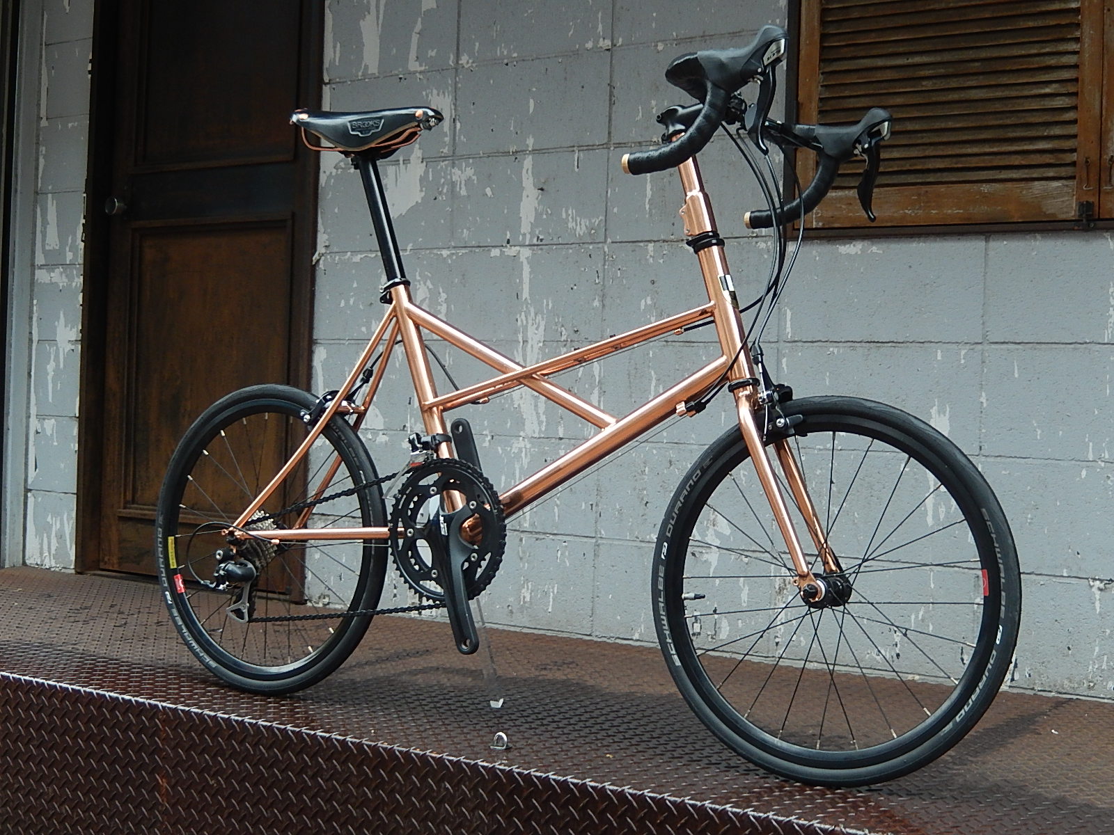 FLAME bike カッコ良すぎるカスタム車!_e0188759_12133664.jpg
