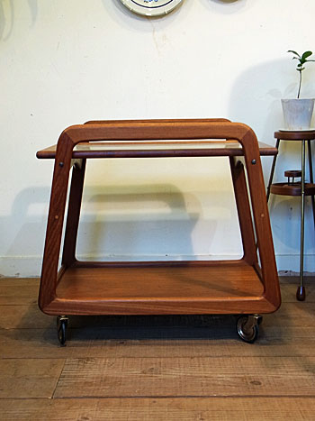 serving cart_c0139773_18563840.jpg