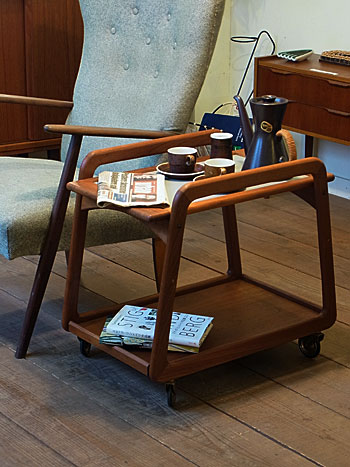 serving cart_c0139773_1856964.jpg