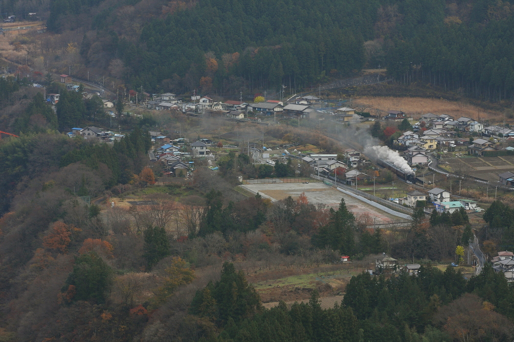 晩秋から初冬へ移りゆく奥秩父 - 2014年紅葉・秩父 - _b0190710_0283183.jpg