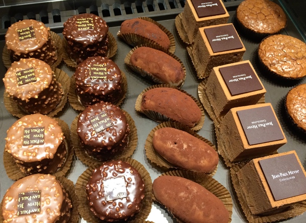Jean-Paul Hévin \"Chocolate Bar(re)\" - ジャン=ポール・エヴァン、マレの店_a0231632_1812480.jpg