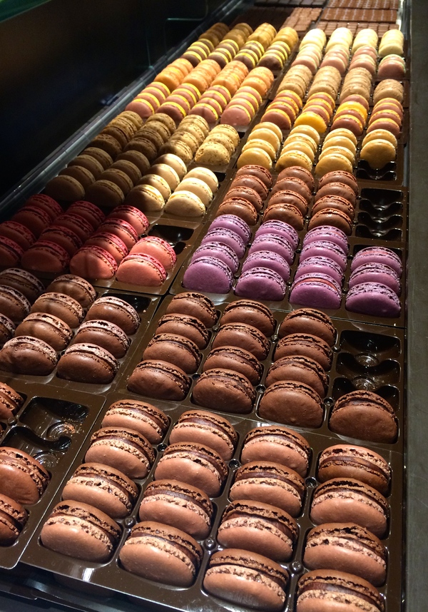 Jean-Paul Hévin \"Chocolate Bar(re)\" - ジャン=ポール・エヴァン、マレの店_a0231632_18131012.jpg