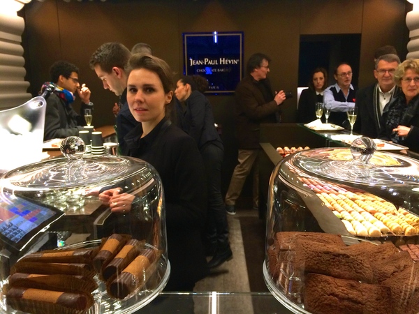 Jean-Paul Hévin \"Chocolate Bar(re)\" - ジャン=ポール・エヴァン、マレの店_a0231632_1871840.jpg