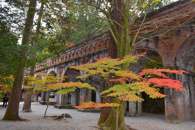絶妙な紅葉をふりまく『南禅寺』20141119_e0237645_20295876.jpg