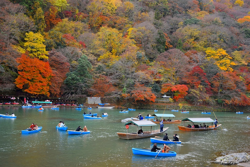 今年も凄い人出、紅葉の『嵐山』20141130_e0237645_21241843.jpg