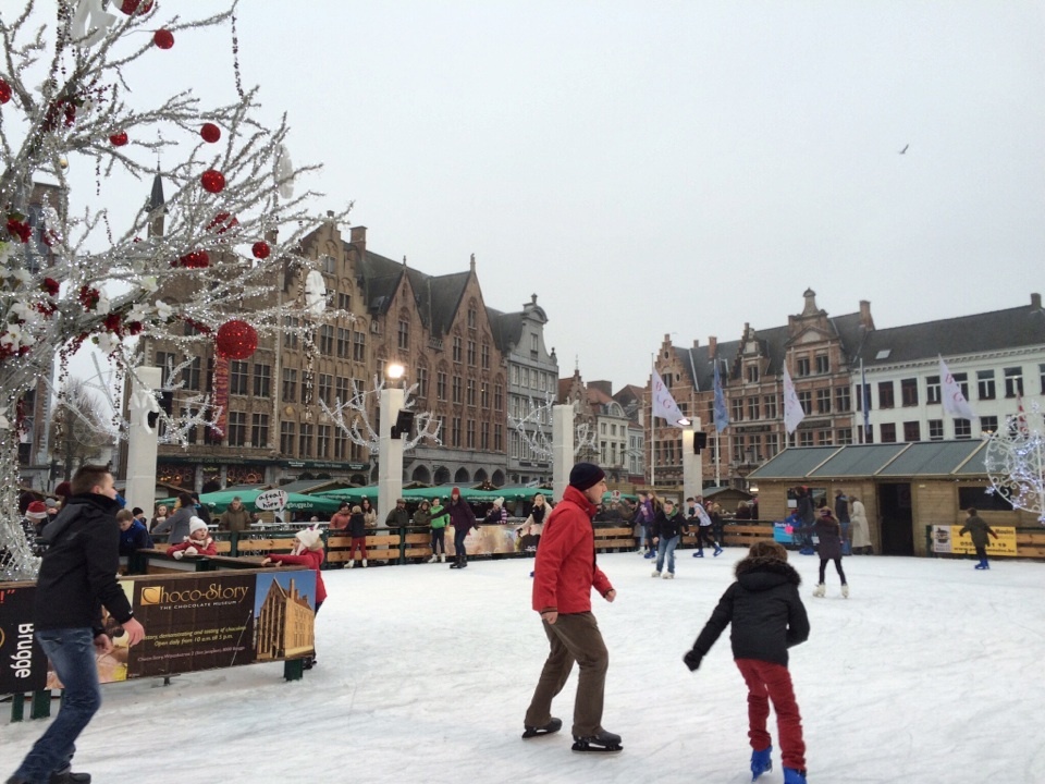 ベルギークリスマス旅行 3 ブルージュのクリスマス雑貨店 ルクセンブルク De 海外生活 ベルギークリスマス旅行 3 ブルージュのクリスマス雑貨店 ルクセンブルク De 海外生活
