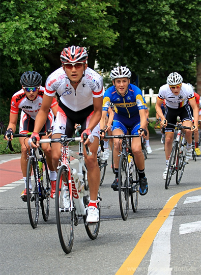 明治大学体育会自転車部：松本祐典(まつもと ゆうすけ)選手を金栄堂サポート！_c0003493_19175517.jpg