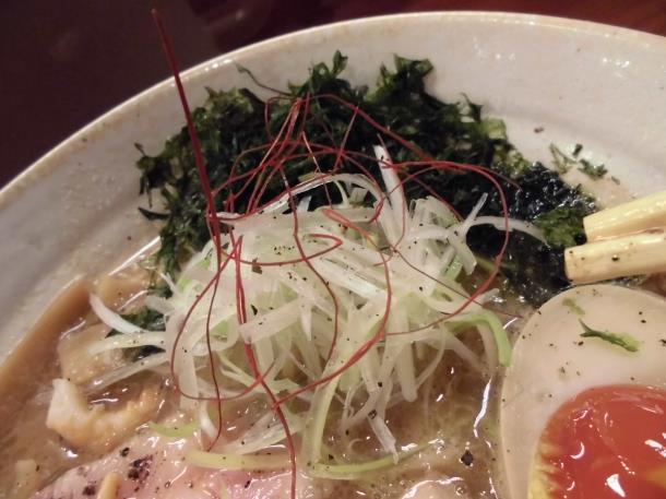 らーめん麺元素(めんげんそ) 天神橋5丁目_c0118393_1459108.jpg