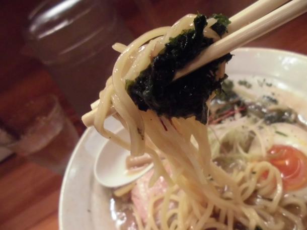 らーめん麺元素(めんげんそ) 天神橋5丁目_c0118393_1551869.jpg