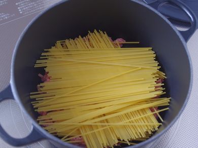 鍋に入れるだけ!ワンポットパスタ ミートソース_f0168317_141687.jpg