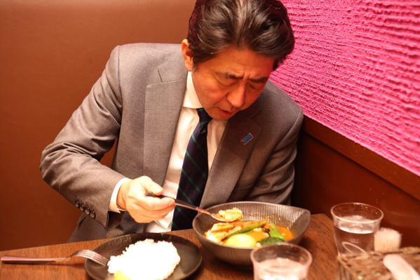 安倍ちゃん、一人寂しく夕食のスープカレーを食す_b0163004_06541046.jpg