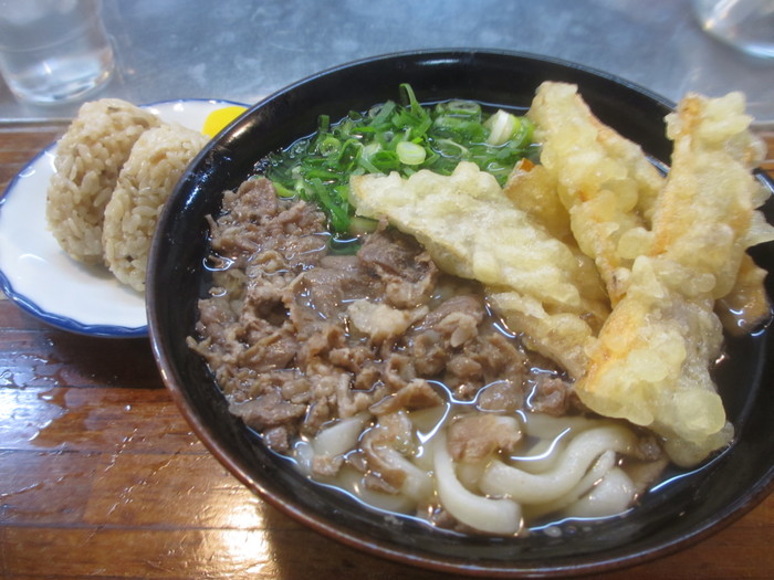 「うどん平」で肉ごぼう天うどん＋かしわ♪_c0169330_1131692.jpg