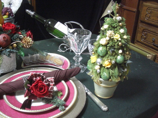 テーブルに飾るタチカズラのクリスマスツリーを手作りしました_a0123133_18433522.jpg