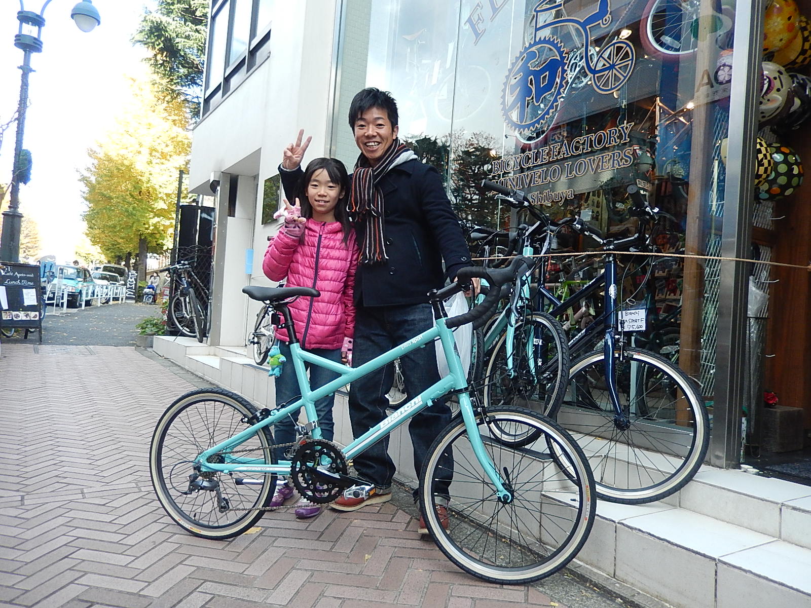 12月6日 渋谷 原宿 の自転車屋 FLAME bike前です_e0188759_15582616.jpg
