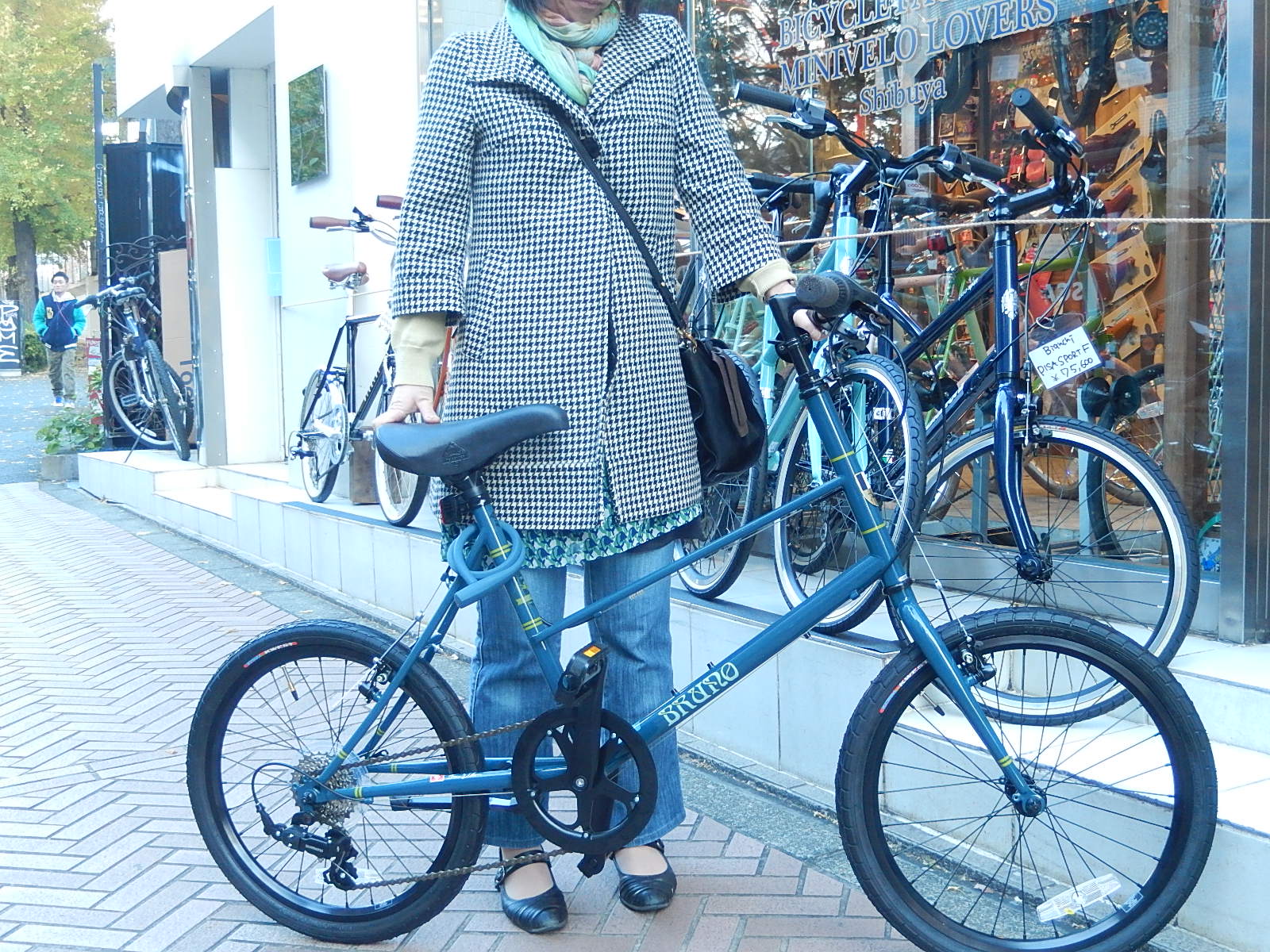 12月6日　渋谷　原宿　の自転車屋　FLAME bike前です_e0188759_168324.jpg